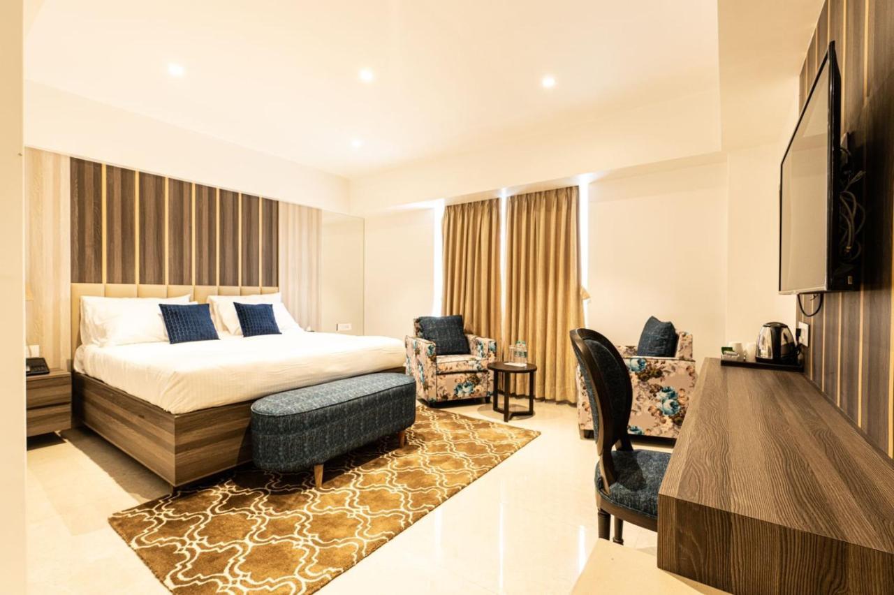 The Thane Club Екстер'єр фото