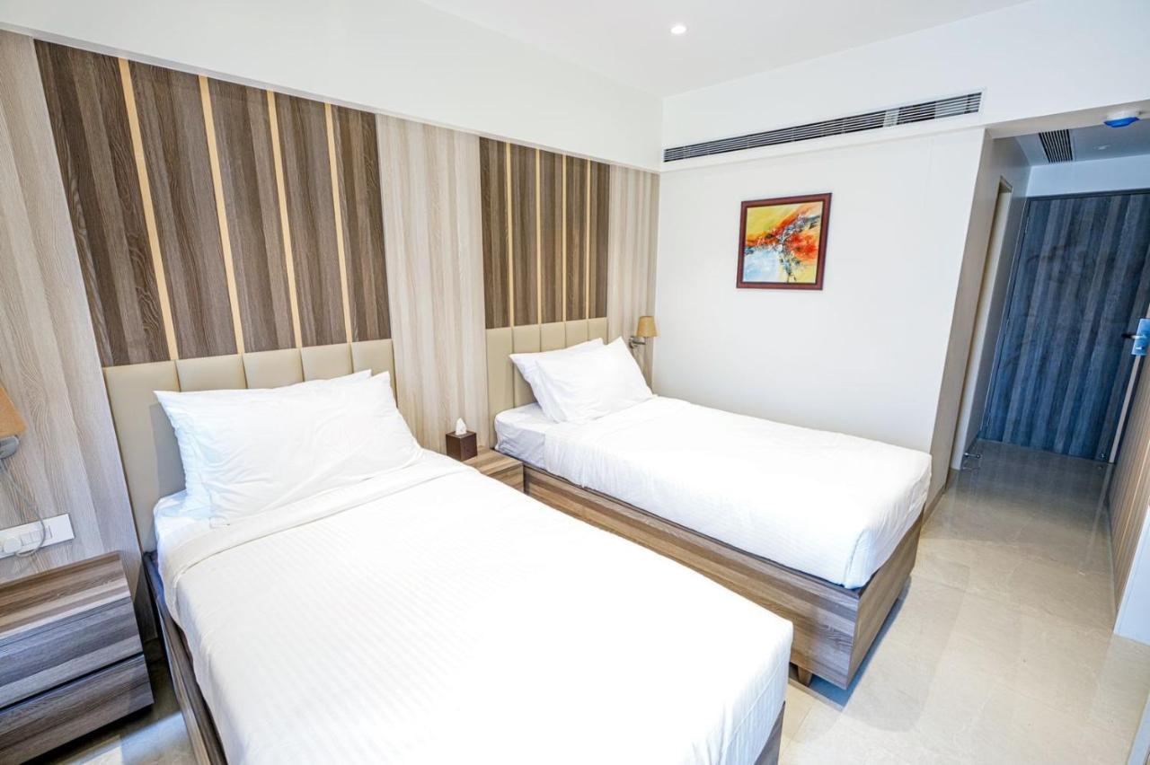 The Thane Club Екстер'єр фото