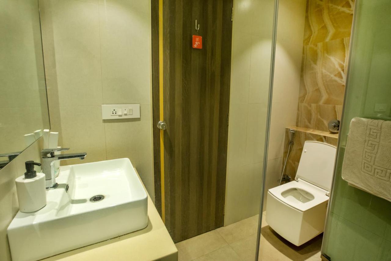 The Thane Club Екстер'єр фото
