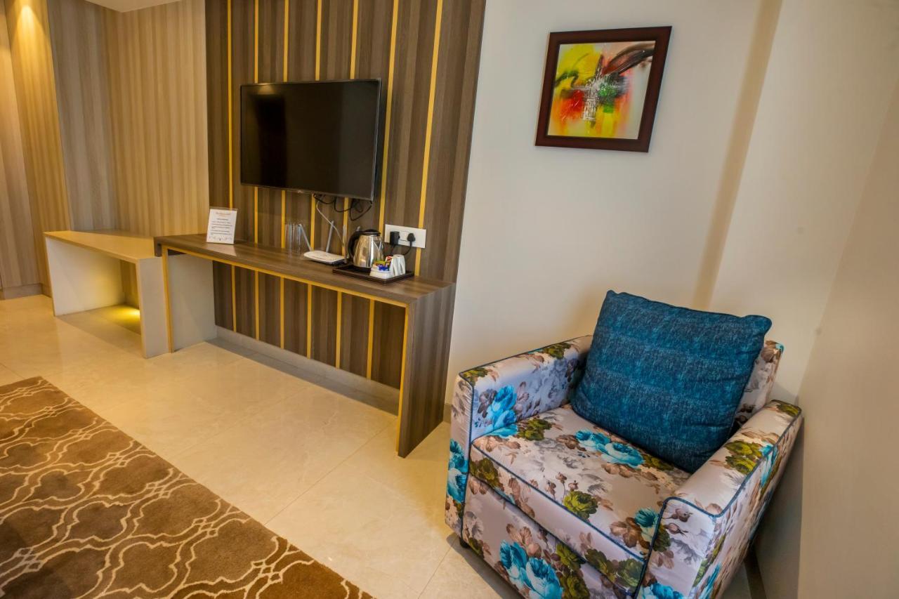 The Thane Club Екстер'єр фото