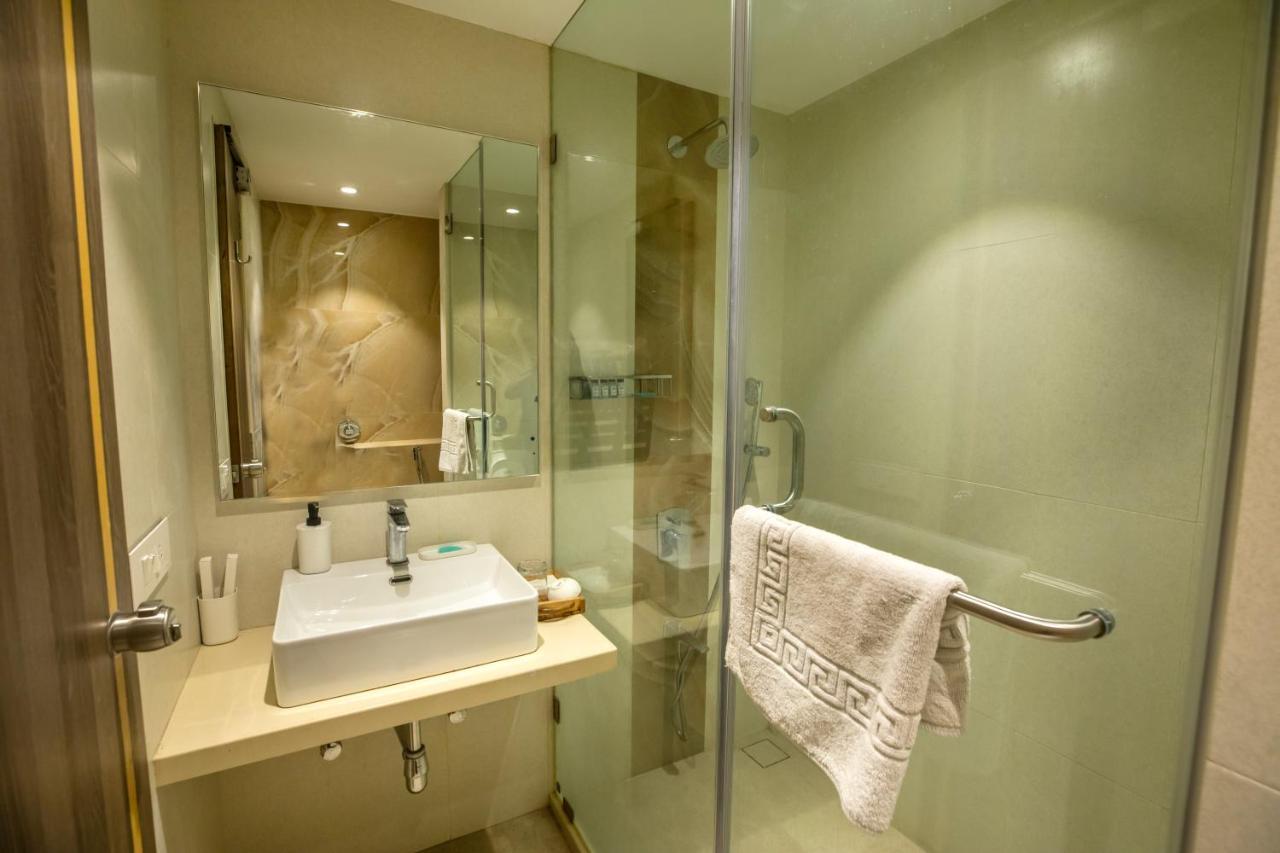 The Thane Club Екстер'єр фото