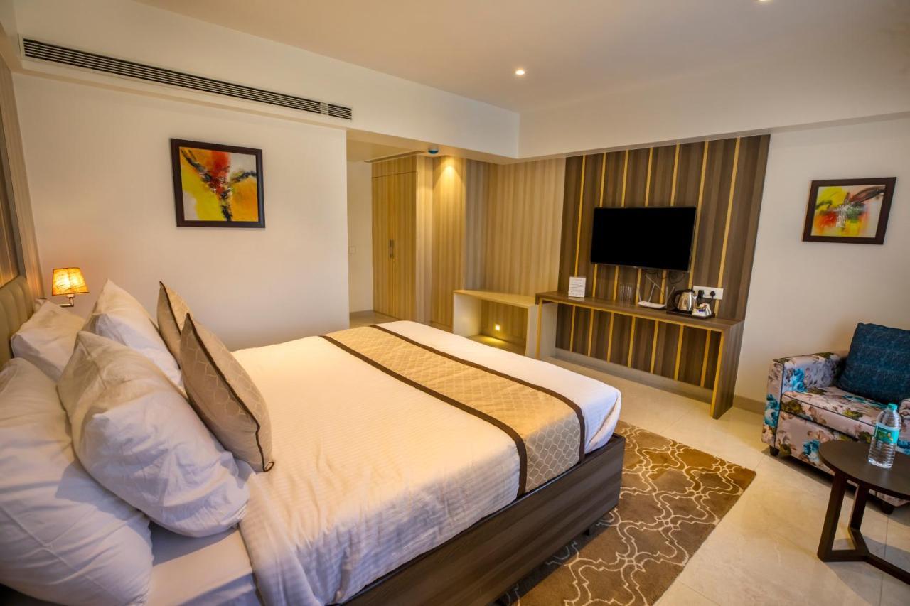 The Thane Club Екстер'єр фото